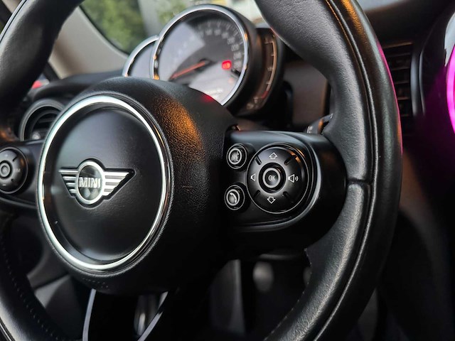 2019 mini one car 1,5 benzine 102 pk – 2019 – 92.764 km – handgeschakeld – belgische documenten - afbeelding 15 van  17