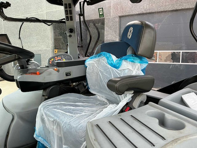 2019 new holland t7 315 ac vierwielaangedreven landbouwtractor - afbeelding 26 van  57
