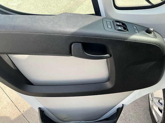 2019 peugeot boxer - airco - euro 6b - trekhaak - afbeelding 2 van  6