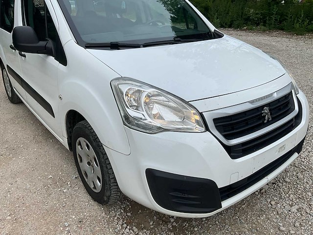 2019 peugeot partner tepee 1.6 bluehdi stationwagen 5 pers - euro 6 - airco - trekhaak - afbeelding 40 van  42