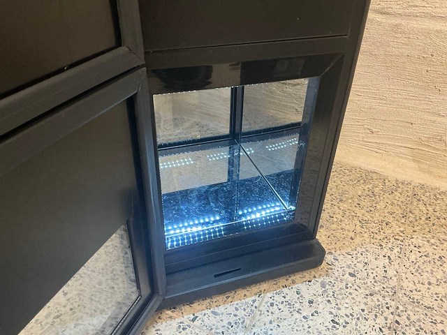 2019 redbull rb-ac- eco led amplifier retro drankenkoeler - afbeelding 3 van  5