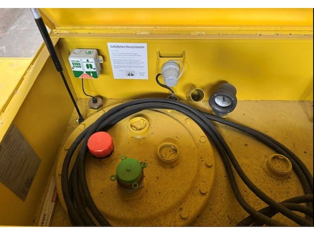 2019 stroomgroep 60kva + mazouttank 2100l - afbeelding 2 van  12