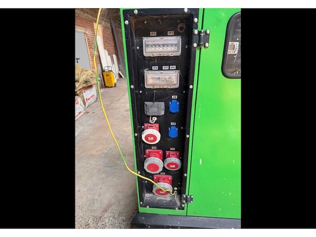 2019 stroomgroep 60kva + mazouttank 2100l - afbeelding 11 van  12