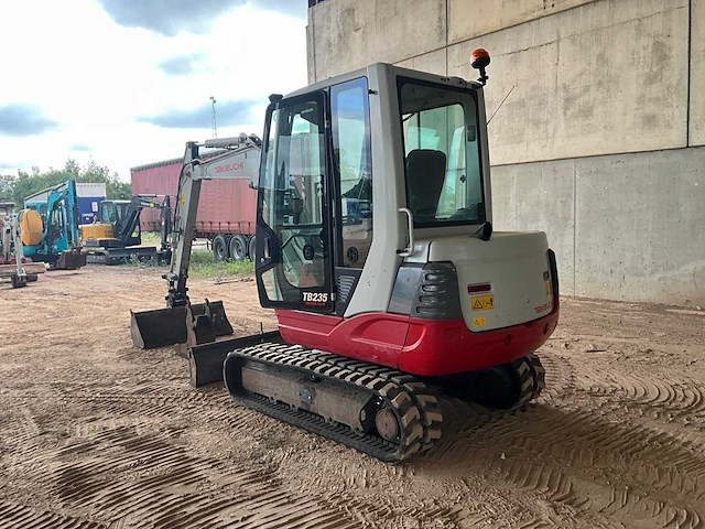 2019 takeuchi tb235 rupsgraafmachine - afbeelding 17 van  19
