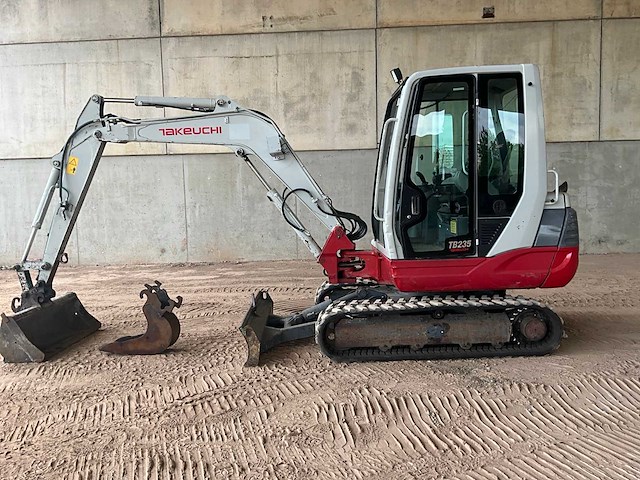 2019 takeuchi tb235 rupsgraafmachine - afbeelding 11 van  12