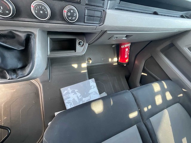 2019 volkswagen - crafter pick-up (open laadbak) - bedrijfswagen - afbeelding 8 van  38