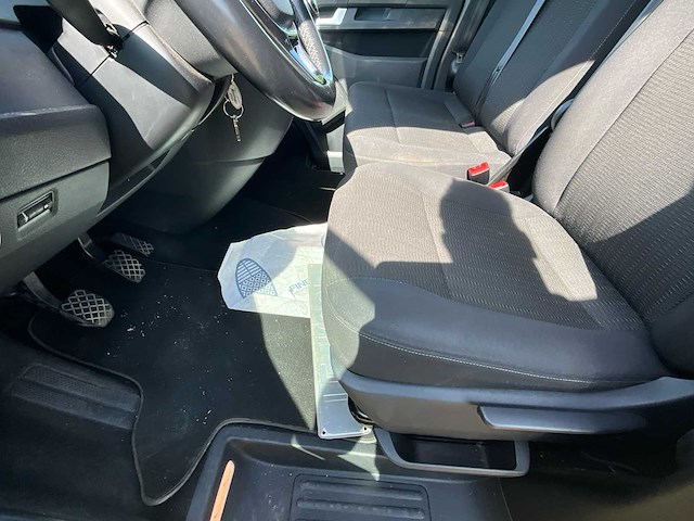 2019 volkswagen caravelle - bedrijfswagen - afbeelding 2 van  26