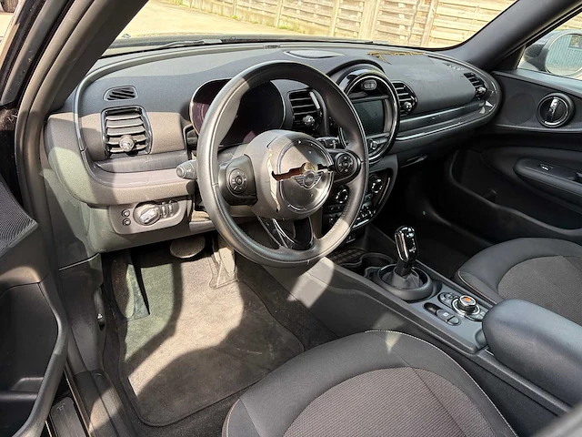 2020 - mini - clubman - one d 1.5da - car - afbeelding 13 van  21
