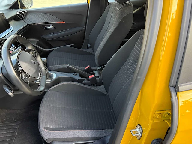 2020 - peugeot - 208 - 2 1.2 puretech - 12v turbo - car - afbeelding 18 van  19