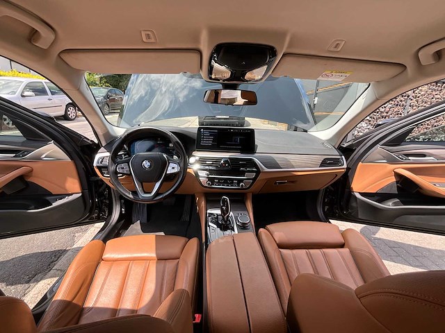 2020 bmw 530e g30 sedan - afbeelding 26 van  39