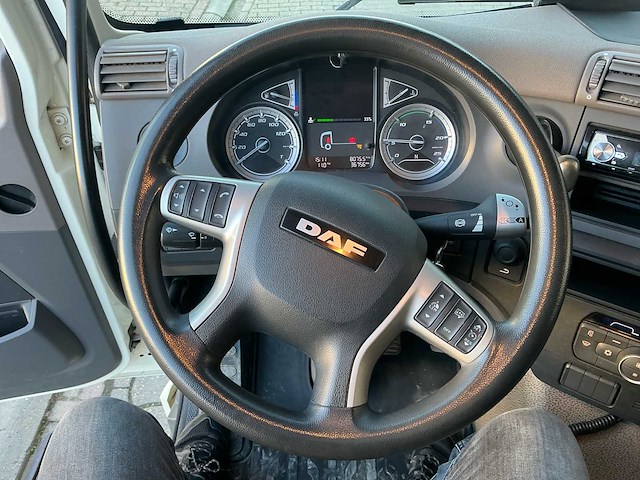 2020 daf cf 410 fan vrachtwagen + haakarm + laadkraan + container - afbeelding 9 van  72