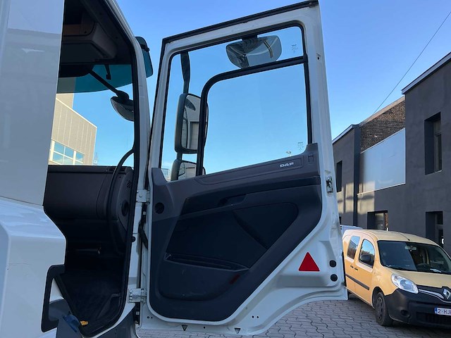 2020 daf cf 410 fan vrachtwagen + haakarm + laadkraan + container - afbeelding 24 van  72