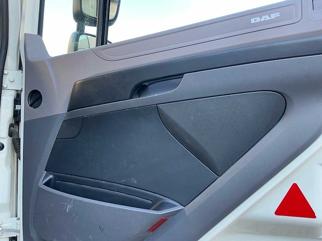 2020 daf cf 410 fan vrachtwagen + haakarm + laadkraan + container - afbeelding 25 van  72