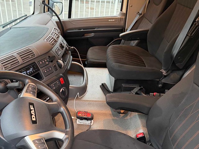 2020 daf cf 410 fan vrachtwagen + haakarm + laadkraan + container - afbeelding 60 van  72