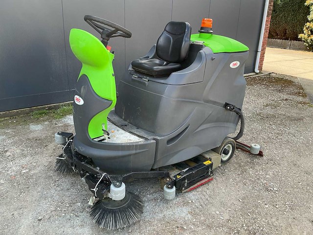 2020 dibo ipc ct230 bt100r zelfrijdende veegmachine - afbeelding 1 van  14