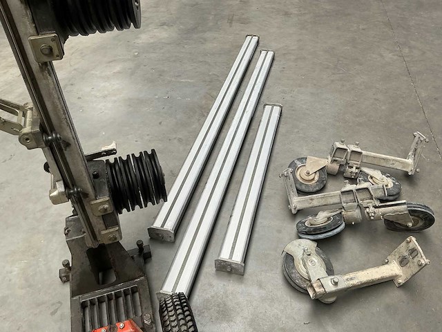 2020 husqvarna cs10 wand-en kabelzaagmachine met afstandsbediening. betonzaag - afbeelding 8 van  32