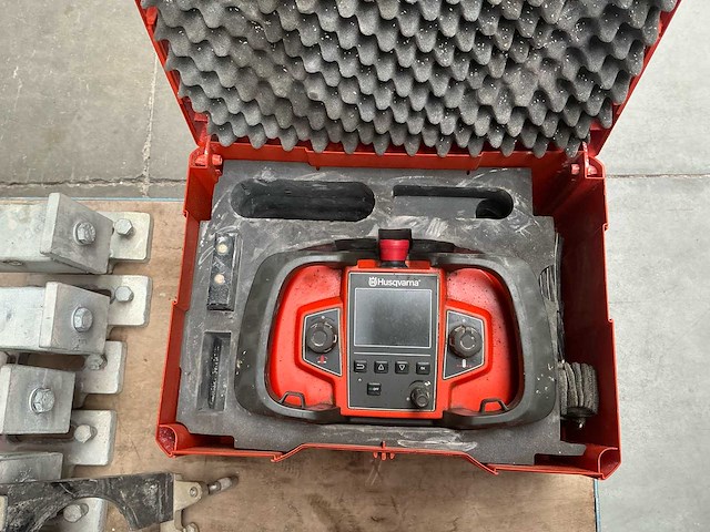 2020 husqvarna cs10 wand-en kabelzaagmachine met afstandsbediening. betonzaag - afbeelding 13 van  32