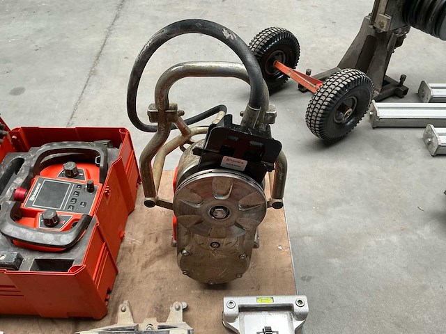 2020 husqvarna cs10 wand-en kabelzaagmachine met afstandsbediening. betonzaag - afbeelding 18 van  32