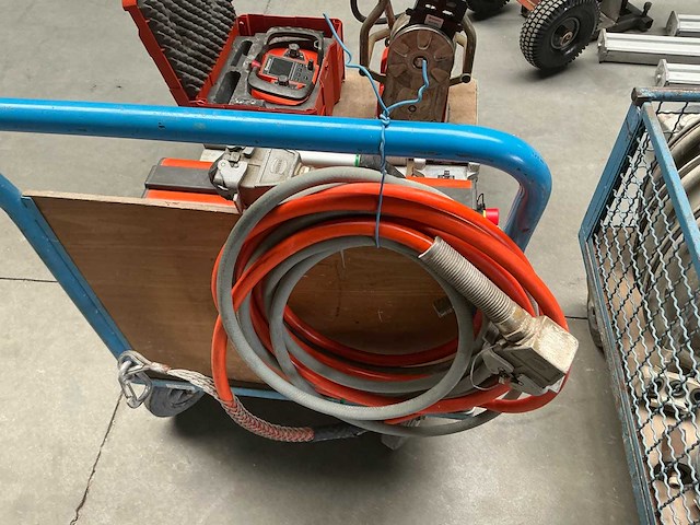 2020 husqvarna cs10 wand-en kabelzaagmachine met afstandsbediening. betonzaag - afbeelding 19 van  32