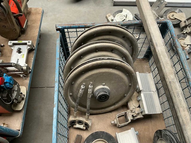 2020 husqvarna cs10 wand-en kabelzaagmachine met afstandsbediening. betonzaag - afbeelding 21 van  32