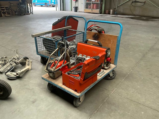 2020 husqvarna cs10 wand-en kabelzaagmachine met afstandsbediening. betonzaag - afbeelding 9 van  15