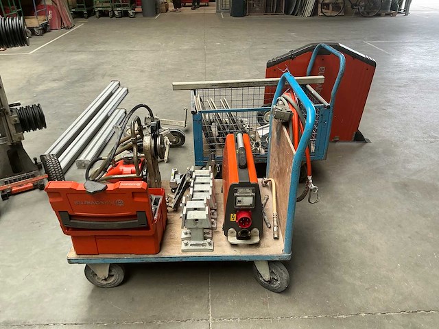 2020 husqvarna cs10 wand-en kabelzaagmachine met afstandsbediening. betonzaag - afbeelding 12 van  15
