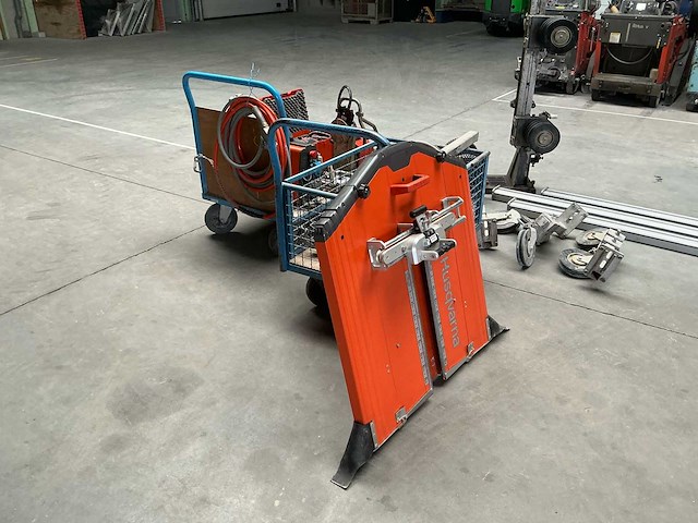 2020 husqvarna cs10 wand-en kabelzaagmachine met afstandsbediening. betonzaag - afbeelding 14 van  15