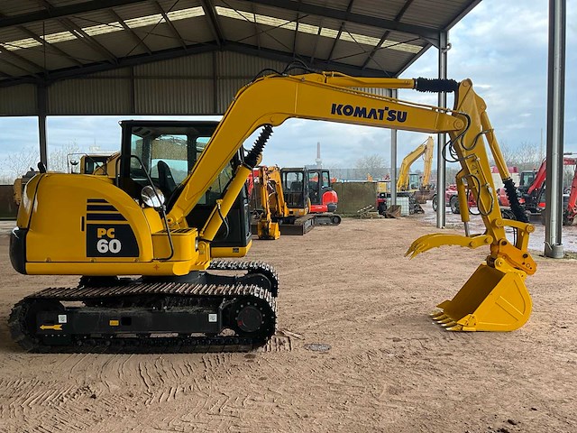 2020 komatsu pc60-8 rupsgraafmachine - afbeelding 22 van  24