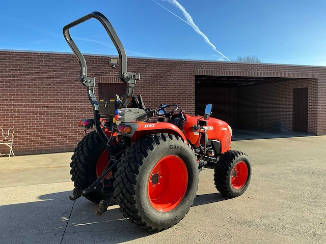 2020 kubota l1361 vierwielaangedreven landbouwtractor - afbeelding 16 van  19