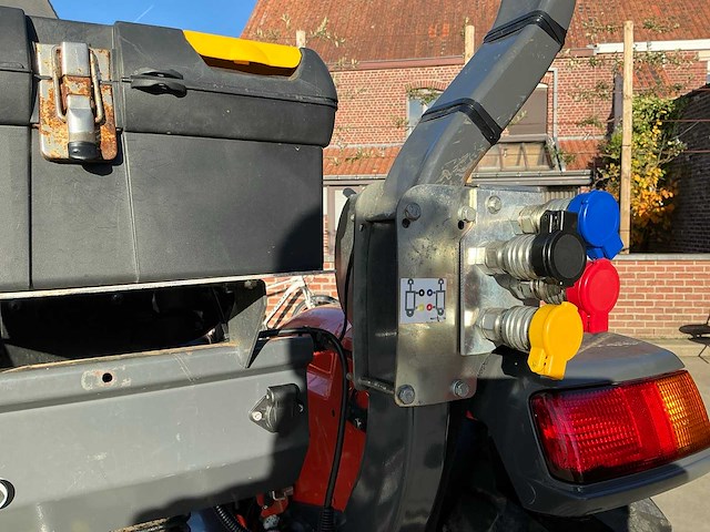 2020 kubota l1361 vierwielaangedreven landbouwtractor - afbeelding 18 van  19