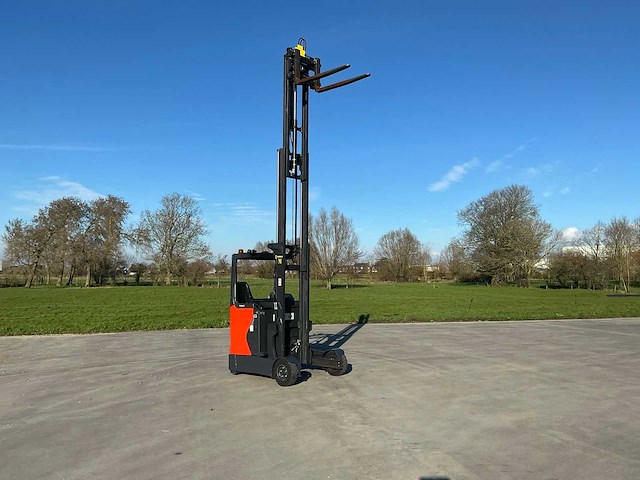 2020 linde r14g-01 reach truck op grote wielen en vorkversteller - afbeelding 45 van  69