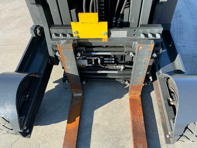 2020 linde r14g-01 reach truck op grote wielen en vorkversteller - afbeelding 31 van  56