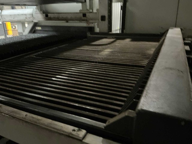 2020 lvd phoenix fl-3015 lasersnijmachine met platenlift - afbeelding 15 van  26