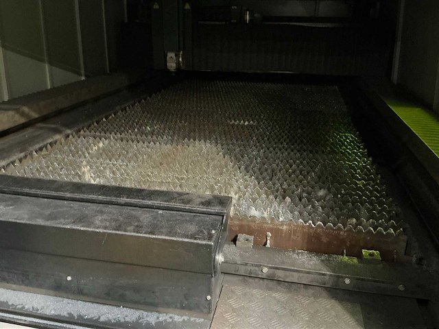 2020 lvd phoenix fl-3015 lasersnijmachine met platenlift - afbeelding 23 van  26