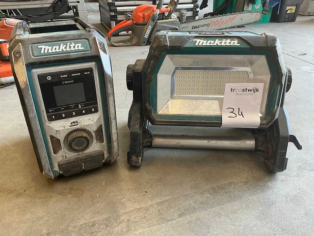 2020 makita dml809 bouwlamp - afbeelding 1 van  6