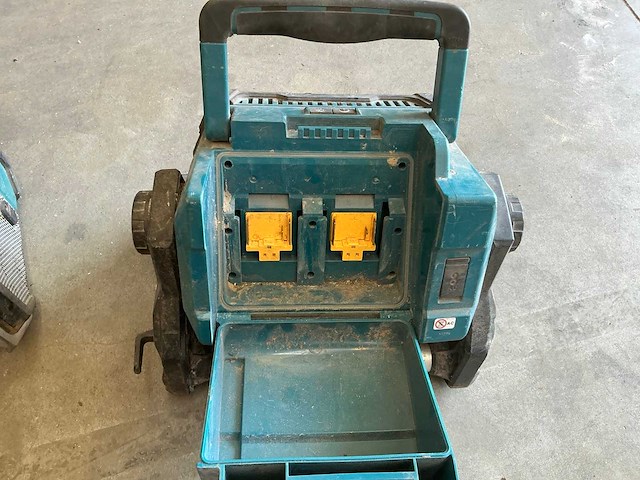 2020 makita dml809 bouwlamp - afbeelding 3 van  6