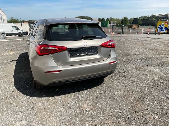 2020 mercedes-benz a 160 personenauto - afbeelding 8 van  12