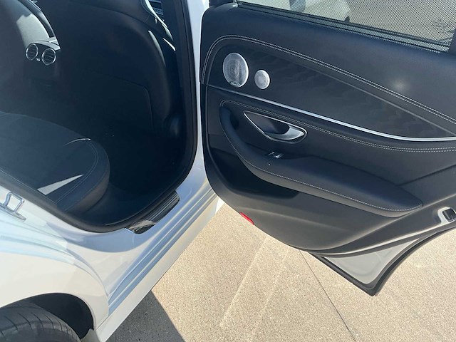 2020 mercedes-benz e300 amg line - plug-in hybride - panodak - trekhaak - afbeelding 54 van  83
