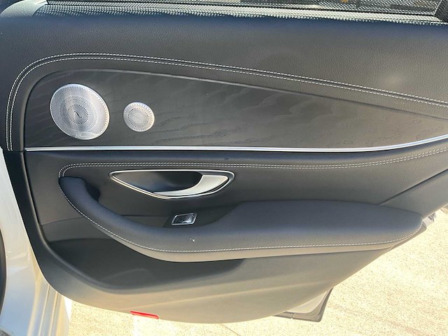 2020 mercedes-benz e300 amg line - plug-in hybride - panodak - trekhaak - afbeelding 55 van  83