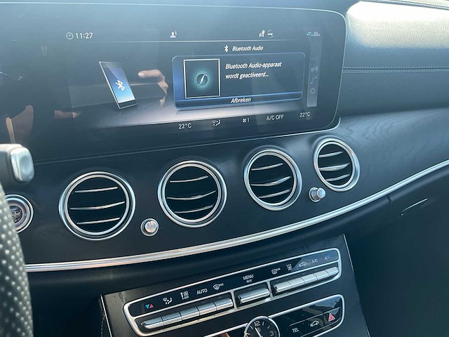 2020 mercedes-benz e300 amg line - plug-in hybride - panodak - trekhaak - afbeelding 17 van  38