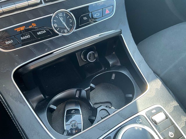 2020 mercedes-benz e300 amg line - plug-in hybride - panodak - trekhaak - afbeelding 19 van  38