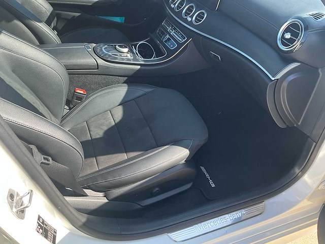 2020 mercedes-benz e300 amg line - plug-in hybride - panodak - trekhaak - afbeelding 28 van  38