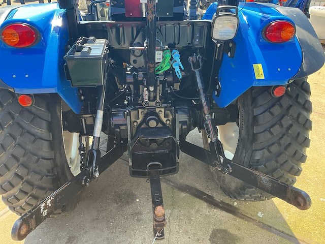 2020 new holland avaria4r td3.50 vierwielaangedreven landbouwtractor met frondlader 48 pk - afbeelding 11 van  16