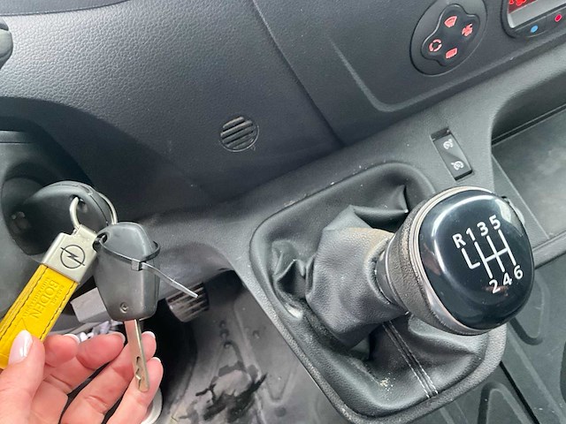 2020 opel movano - 3 pers - airco - trekhaak - afbeelding 29 van  50