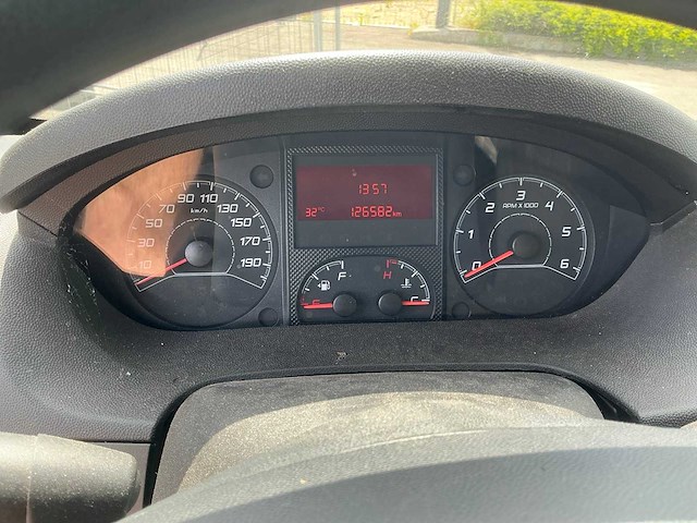 2020 peugeot boxer 330 2.2 hdi l2h1 pre bedrijfswagen - afbeelding 4 van  17