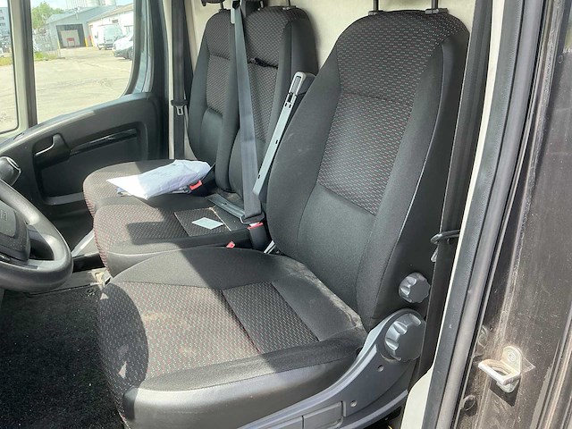 2020 peugeot boxer 330 2.2 hdi l2h1 pre bedrijfswagen - afbeelding 7 van  17
