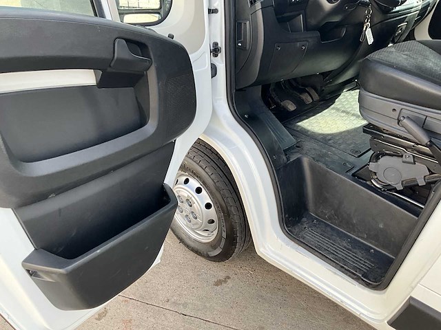 2020 peugeot boxer lichte vracht - airco - euro 6d - trekhaak - afbeelding 29 van  60