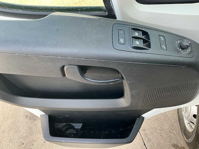 2020 peugeot boxer lichte vracht - airco - euro 6d - trekhaak - afbeelding 30 van  60