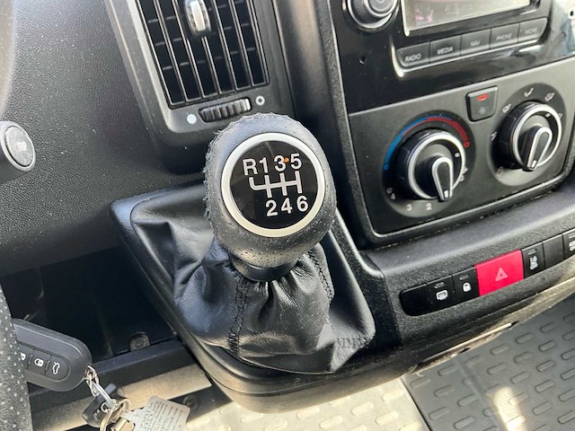 2020 peugeot boxer lichte vracht - airco - euro 6d - trekhaak - afbeelding 38 van  60