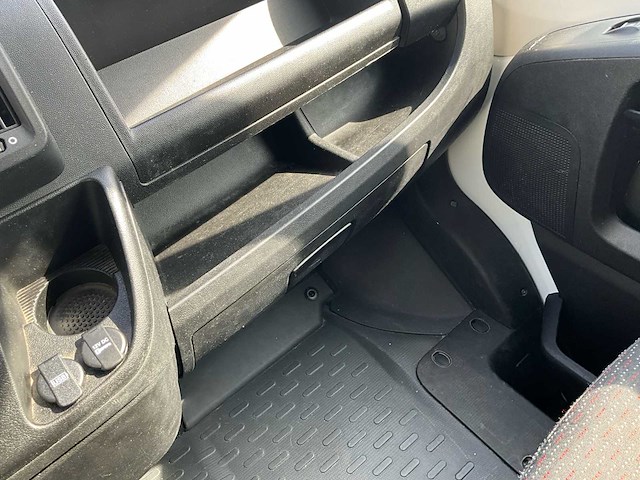 2020 peugeot boxer lichte vracht - airco - euro 6d - trekhaak - afbeelding 40 van  60